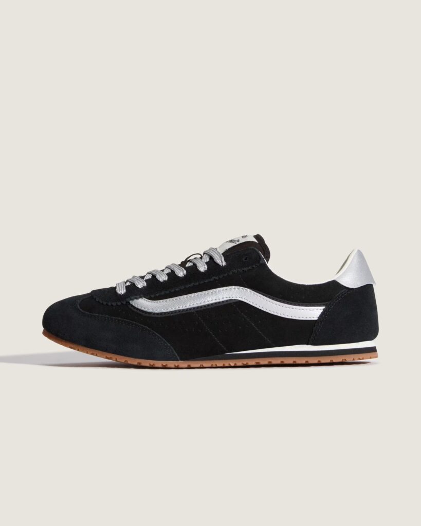 Nike Vintage Turnschuhe, Retro Sneaker mit Black und White Design, bequeme Sportschuhe für Alltag und Freizeit, hochwertige Ledersohle, stylischer Runway-Look, Sneaker für Damen und Herren.