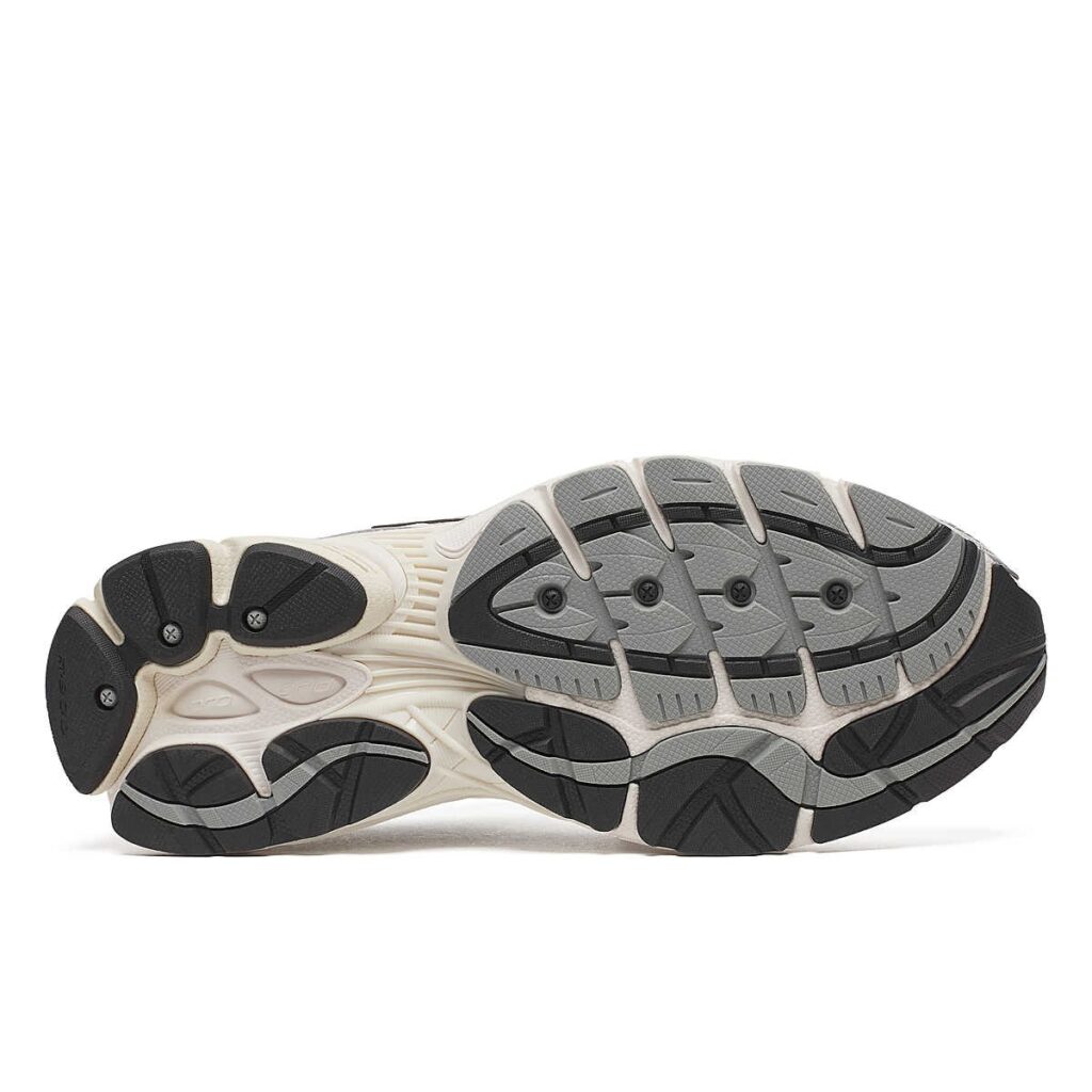 Saucony ProGrid Omni 9 TMY